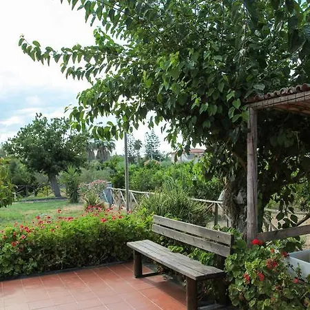 Sicily & Alloggio per agriturismo Aeroporto di Catania Fontana Rossa